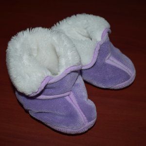 Luna Int'l Baby Girl Purple Soft Fleece Slippers Booties size 3